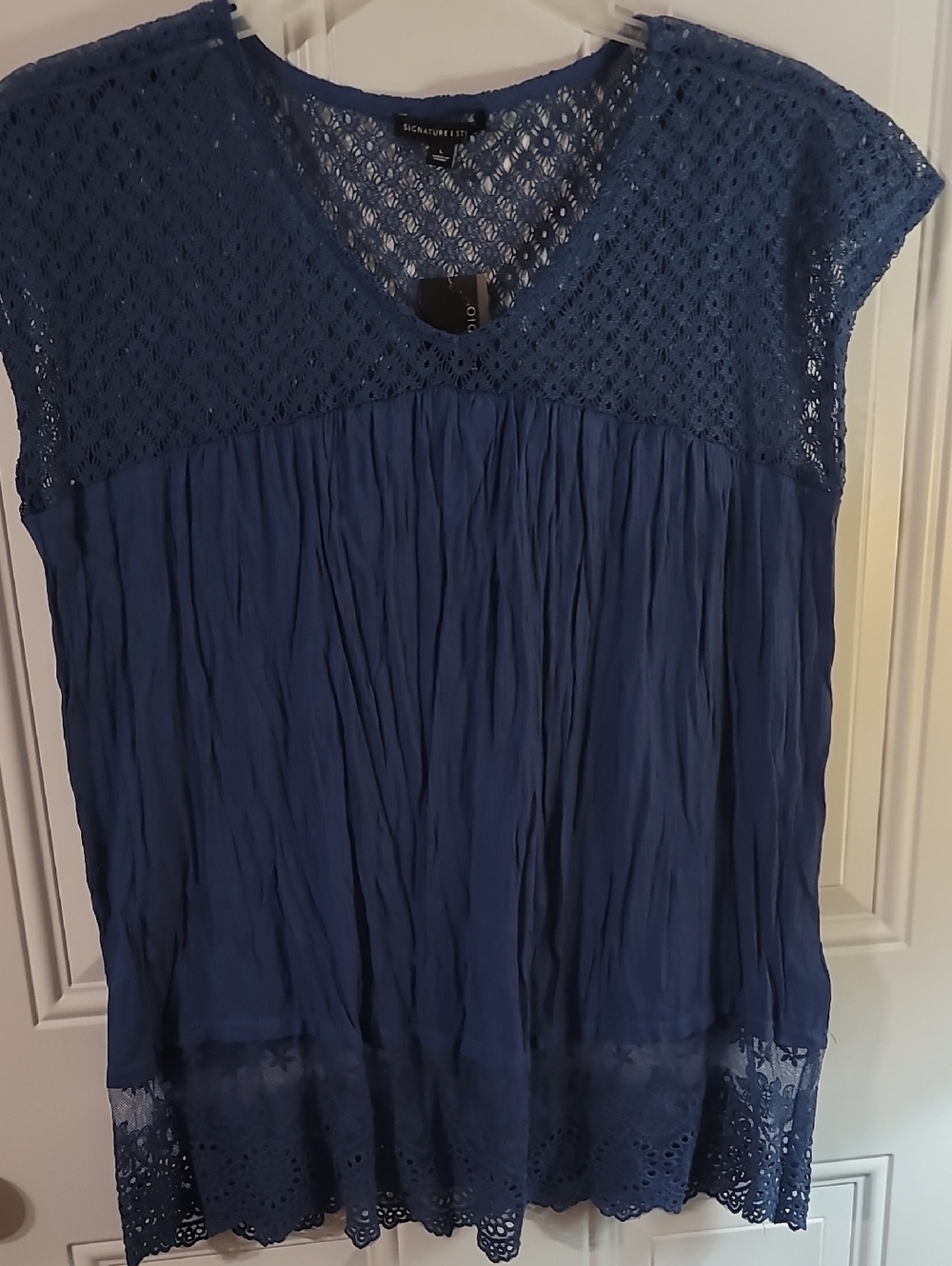 Signature Studio Navy Blue Lace & Crinkle V-Neck Tunic